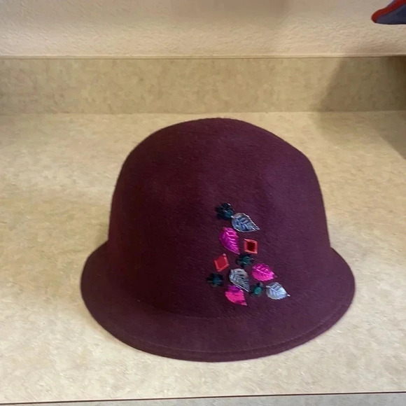 Albertus Swanepoll Burgandy 100% Wool Cloche Hat with Colorful stones - Picture 7 of 9